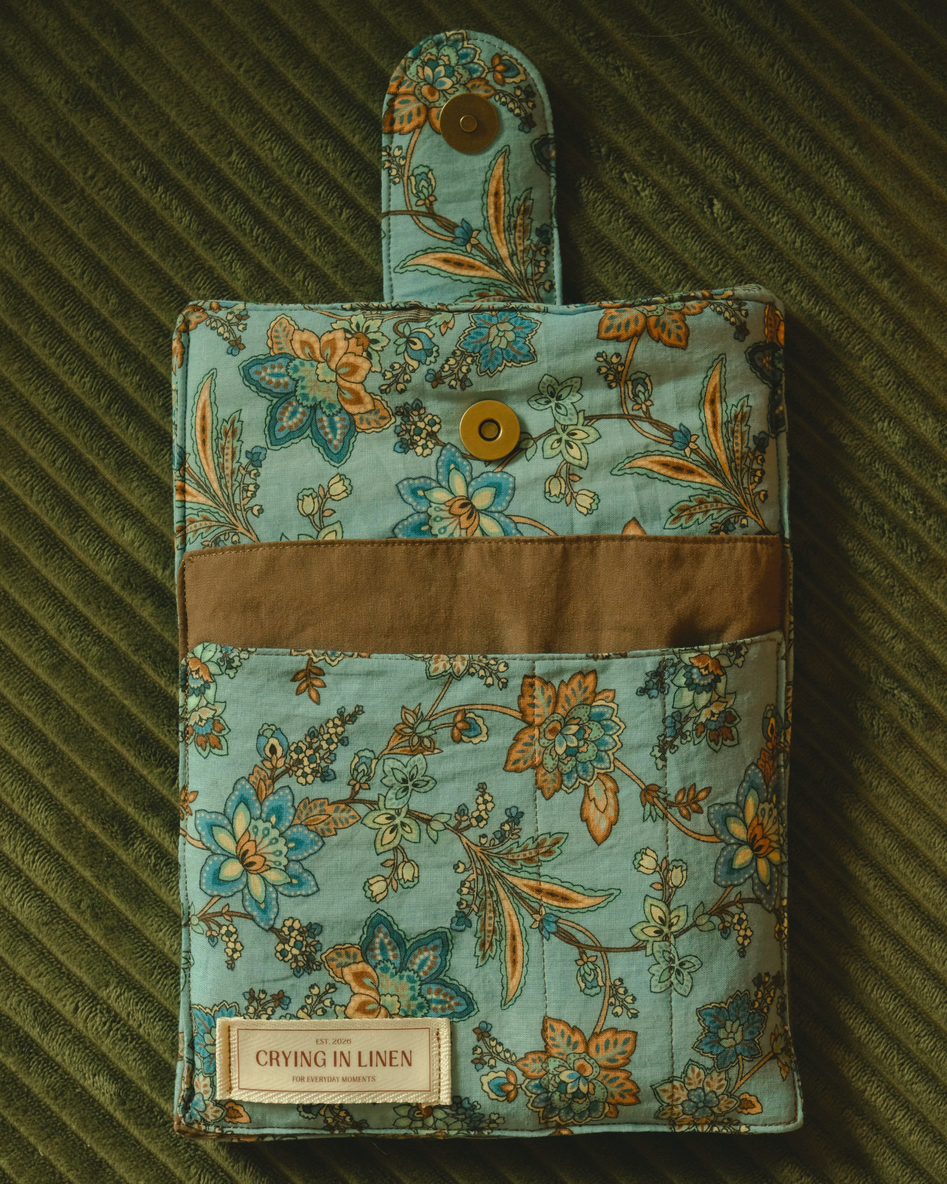 The Reading Room Sleeve: The Veranda Suite