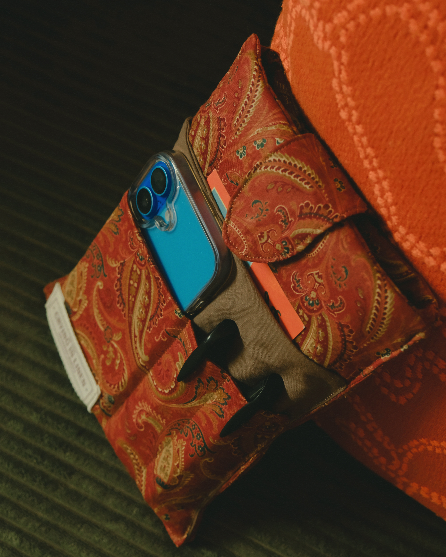The Reading Room Sleeve: Canyon Ember