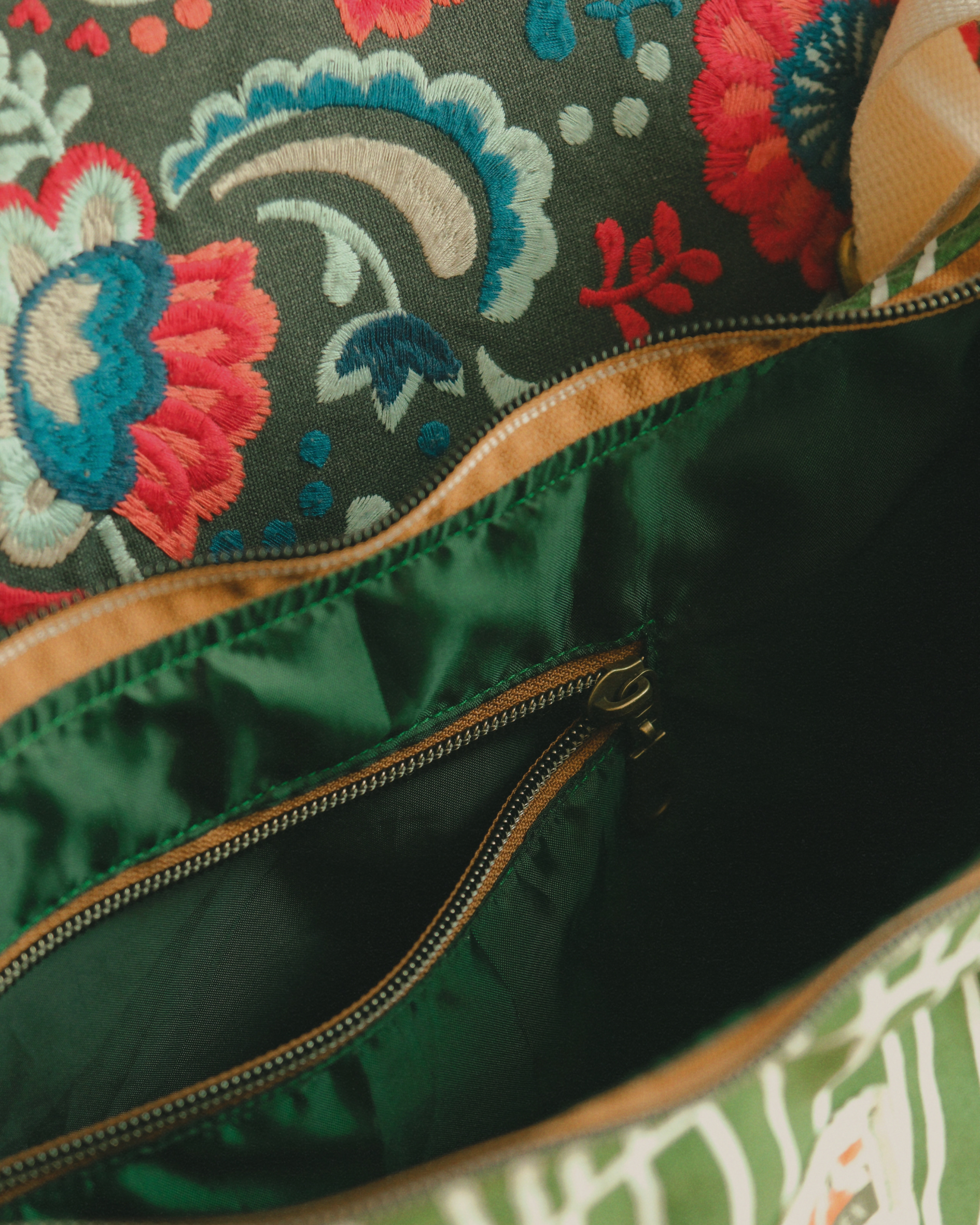 Palm Pavilion Crescent | Crossbody Bag