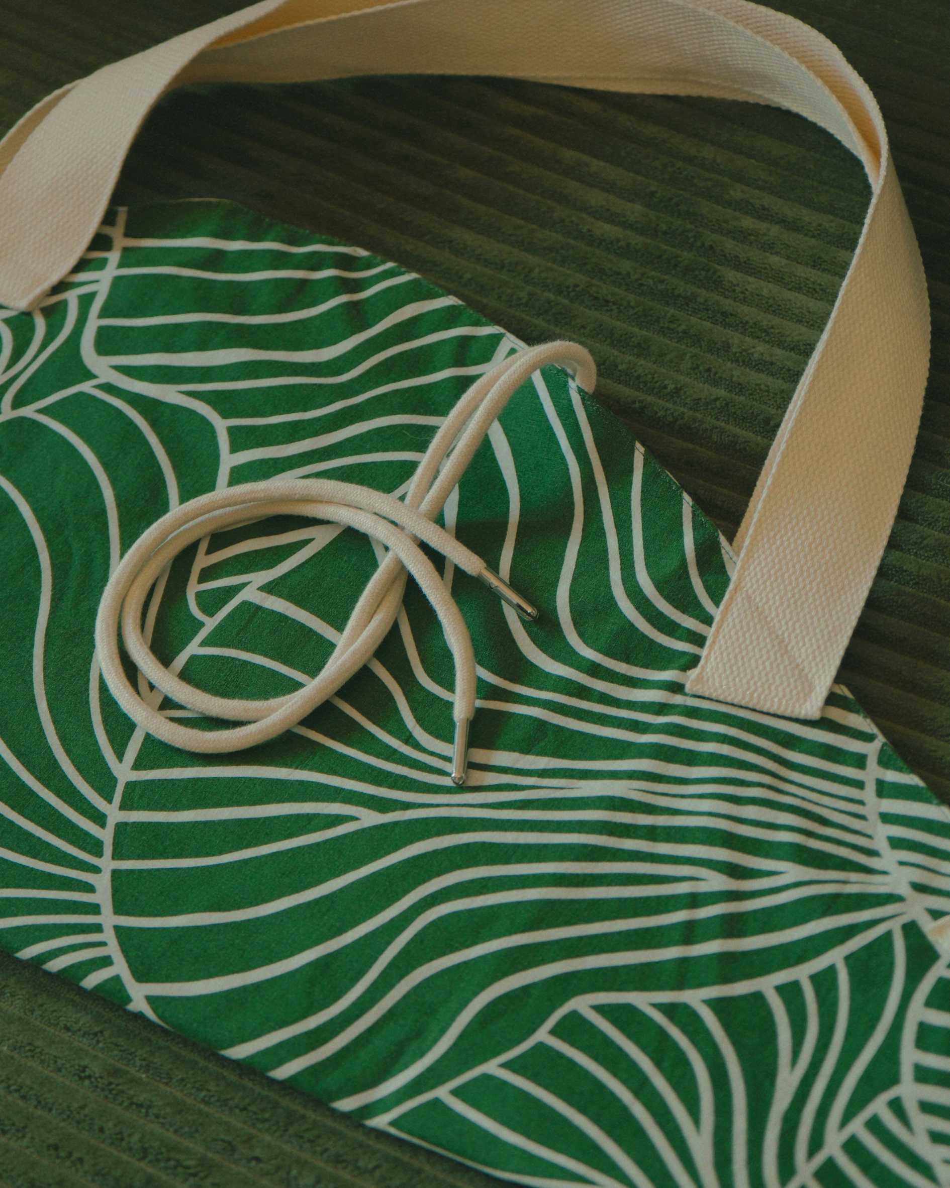 Palm Pavilion Crescent | Flower Bag