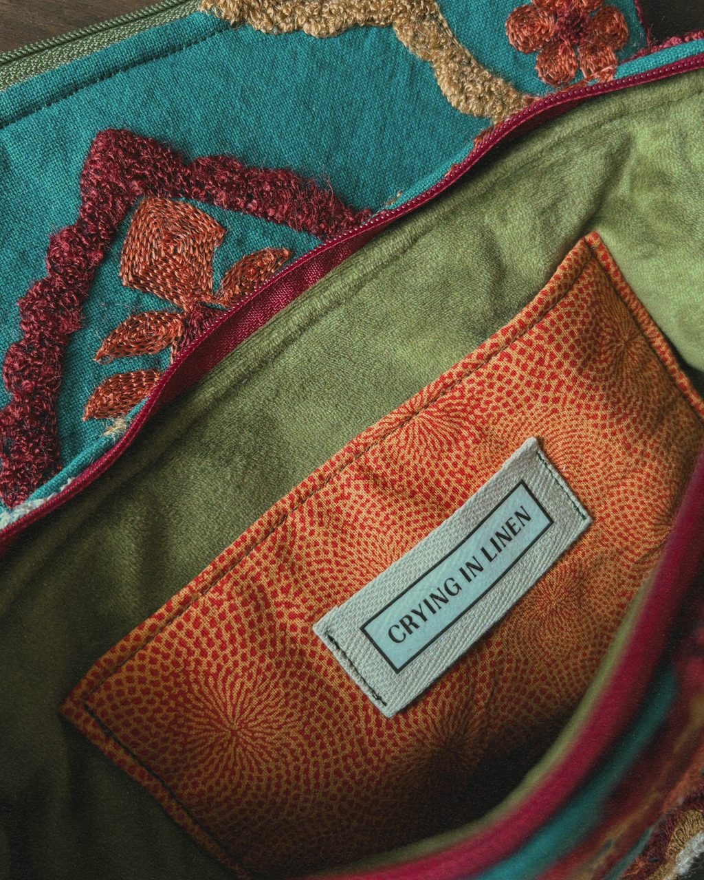 If a Vintage Hotel Lobby Became a Pouch