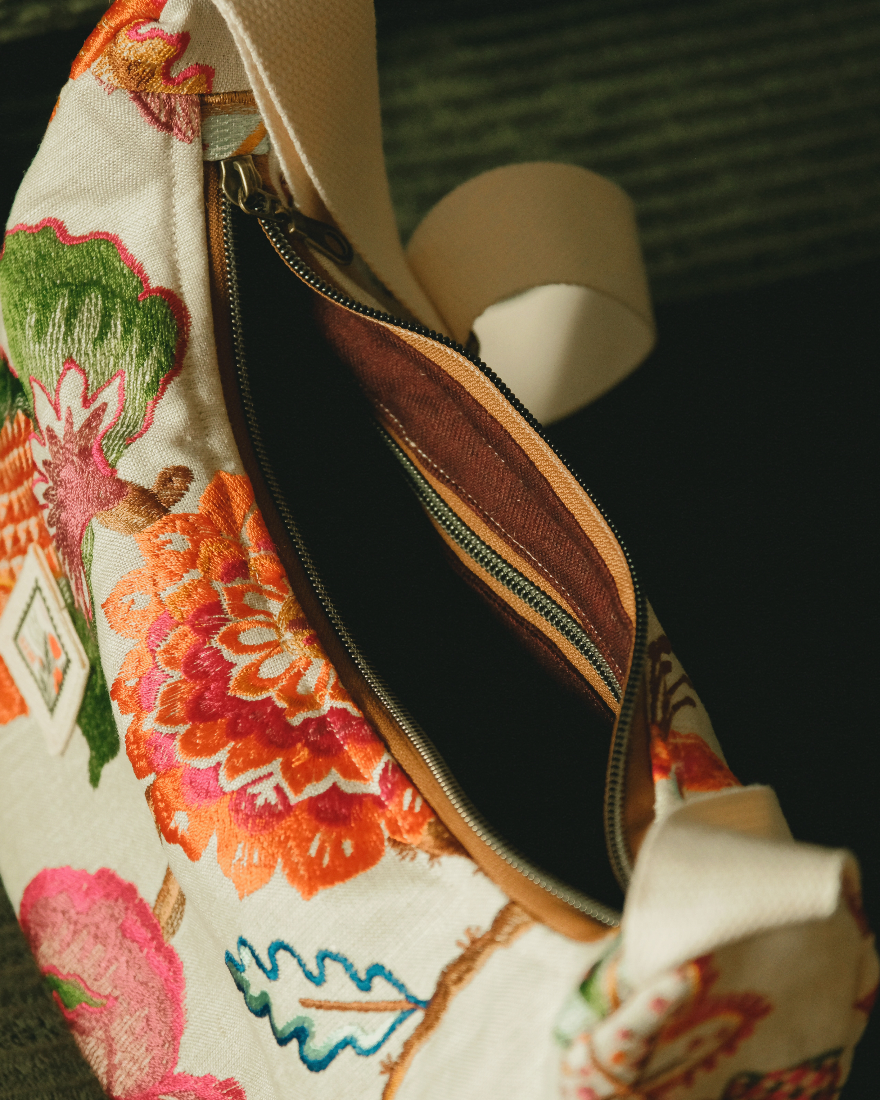 Nomad Atelier Crescent | Small Crossbody Bag