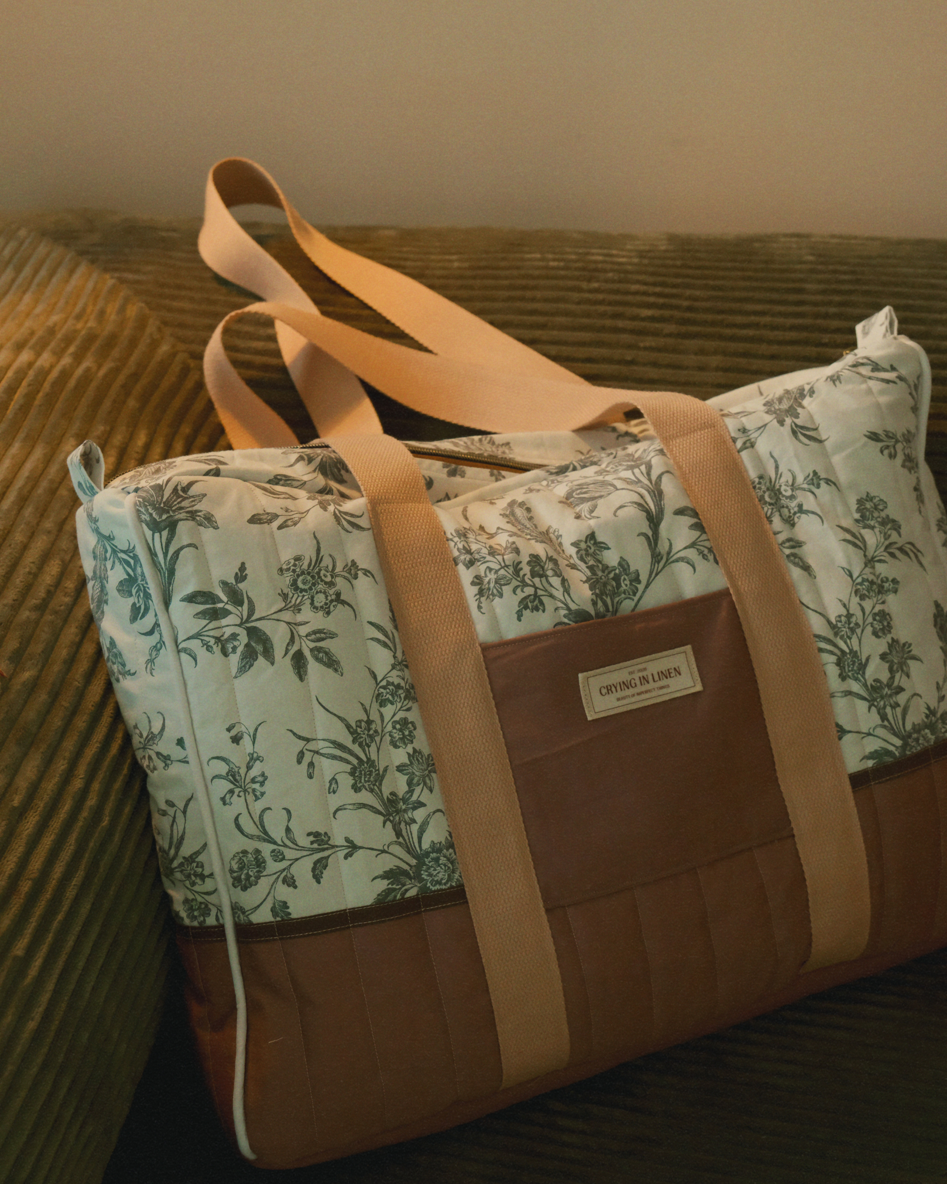 A Toile Bag for a French Exit