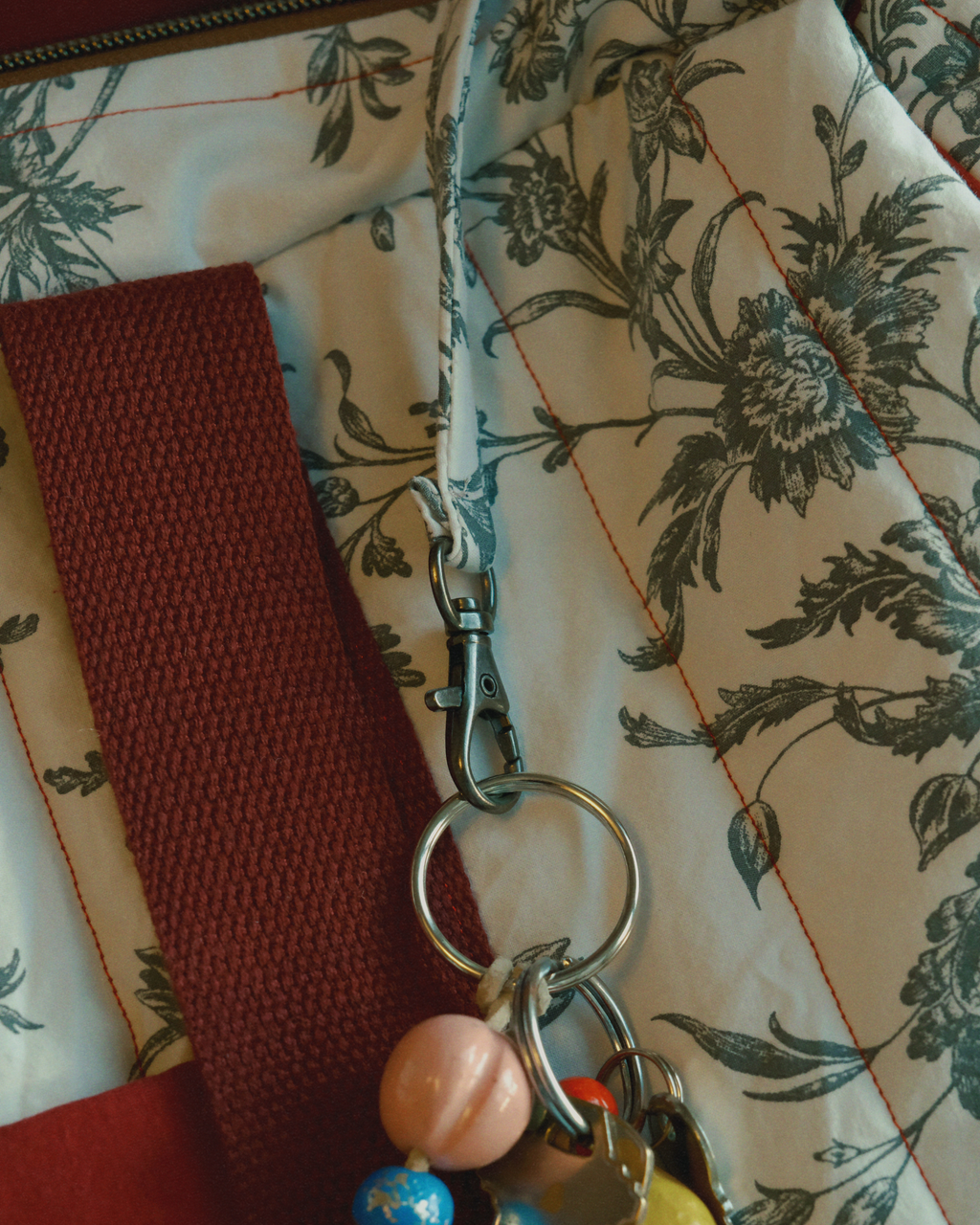 A Toile Bag for a French Exit