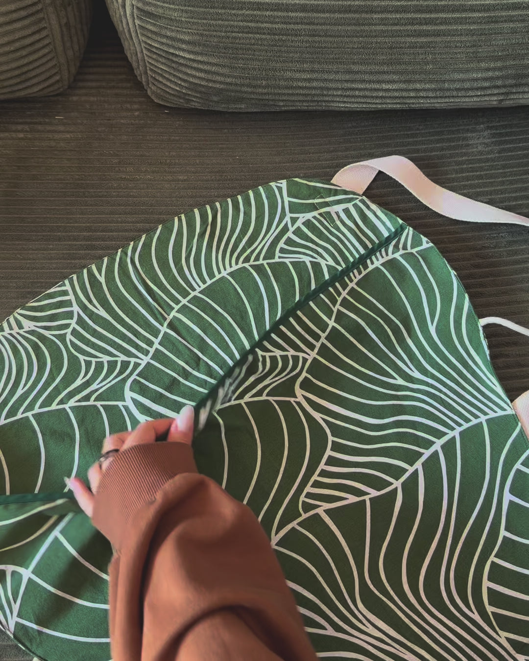 Palm Pavilion Crescent | Flower Bag